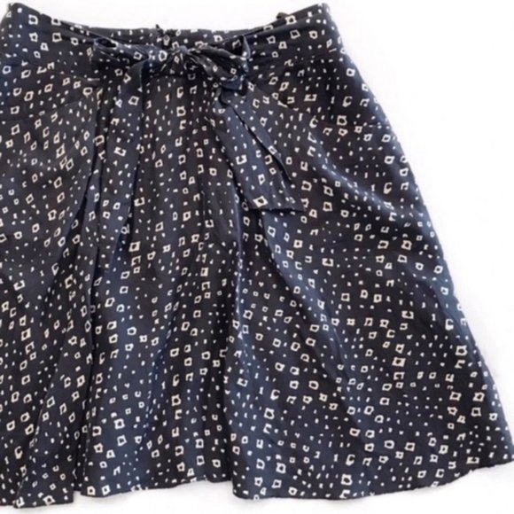 SOLD Anthropologie Lil Diamond Sky Print Silk Skirt Size 4 - Picture 3 of 8